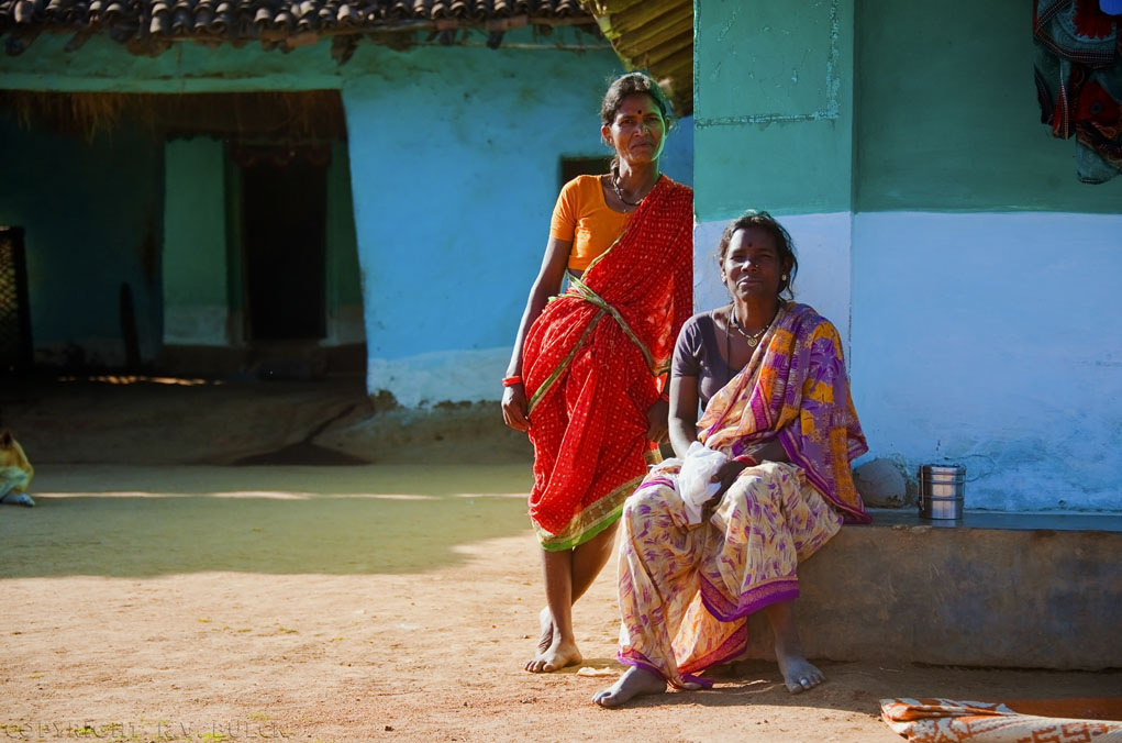 "Turia Women", Madhya Pradesh.    [©  R.V. Bulck]